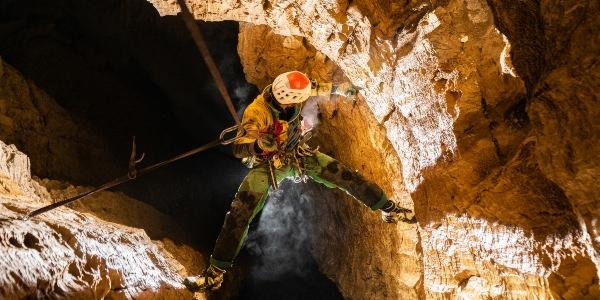 Quel matériel pour débuter la spéléologie ?
